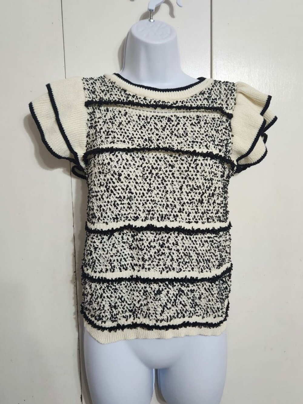 Skies Are Blue Womens Small Knit Sweater Top Short Sleeve Flutter Ruffle